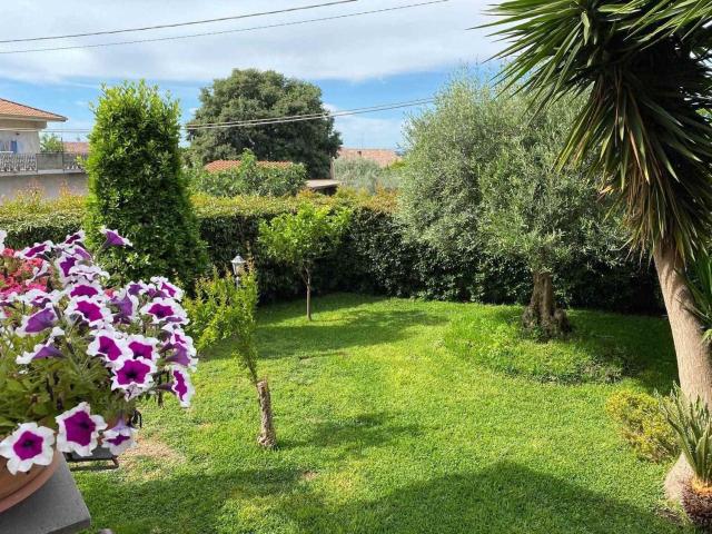Case e ville in vendita di 128 m² in Via Mario Rapisardi, 1