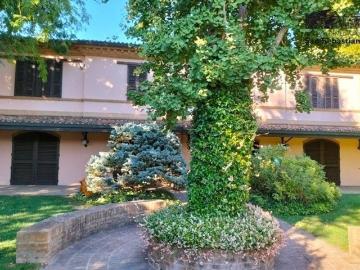Case e ville in vendita di 1299 m² in Via Gorizia