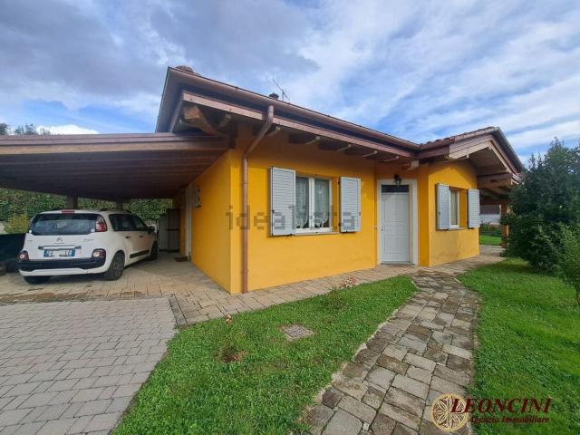 Case e ville in vendita di 129 m² in Viale Lunigiana, 52