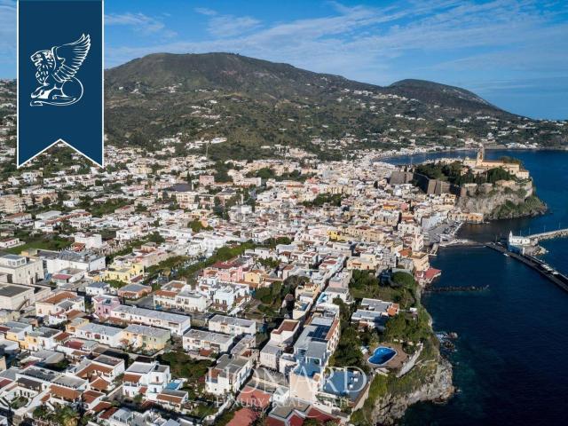 Case e ville in vendita di 1300 m²