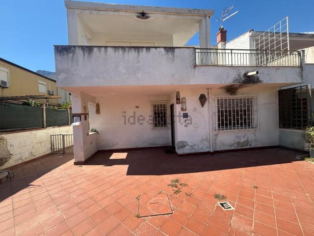 Case e ville in vendita di 130 m² in Via Giuseppe Verdi, 11