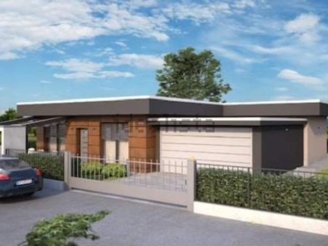 Case e ville in vendita di 130 m² in Via 2 Giugno