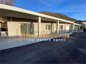 Case e ville in vendita di 130 m² in Via Cavour