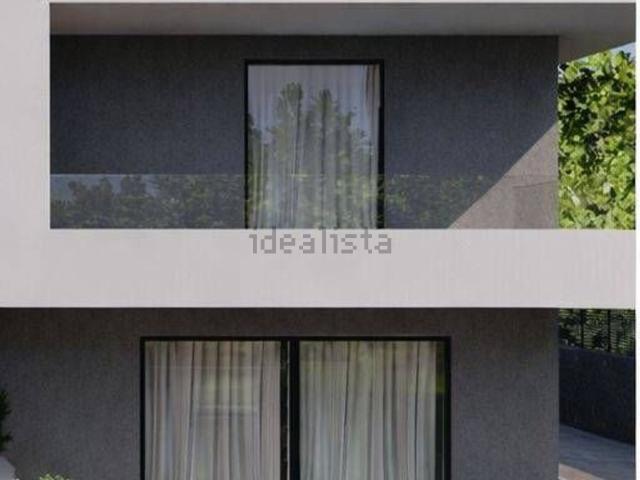 Case e ville in vendita di 130 m² in Via Carrubella