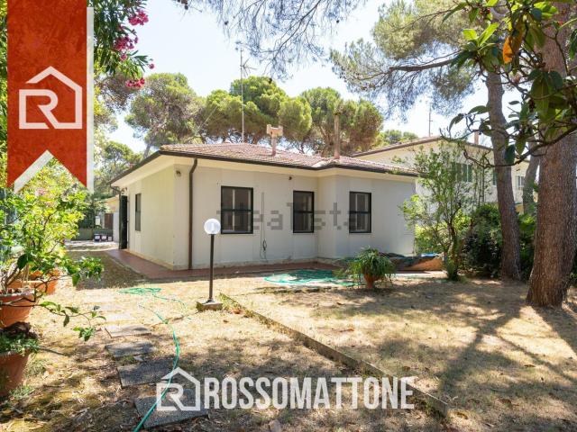 Case e ville in vendita di 130 m² in Via Cristoforo Colombo