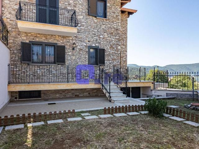 Case e ville in vendita di 130 m² in Via Antonio Gramsci
