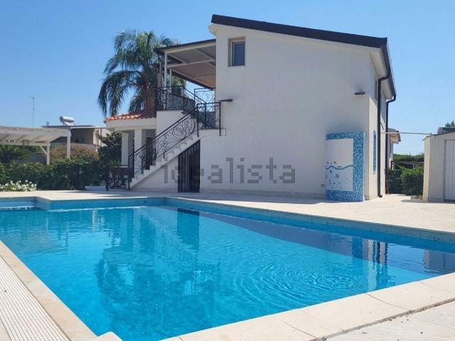 Case e ville in vendita di 130 m² in Via Alassio