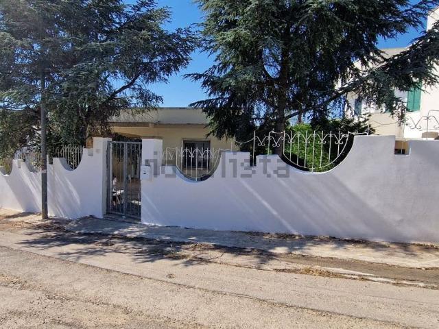 Case e ville in vendita di 130 m² in Via Archimede, 11