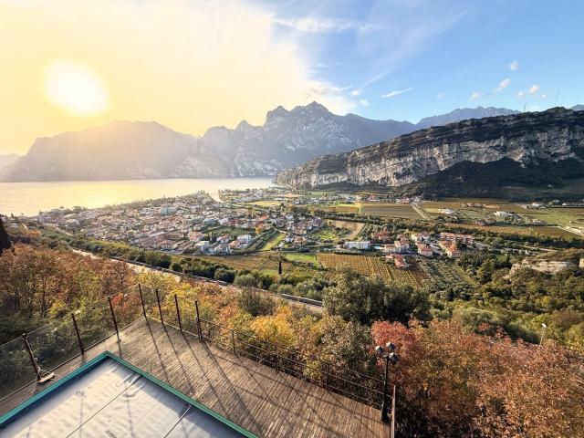 Case e ville in vendita di 130 m² in Via Georg Trackl