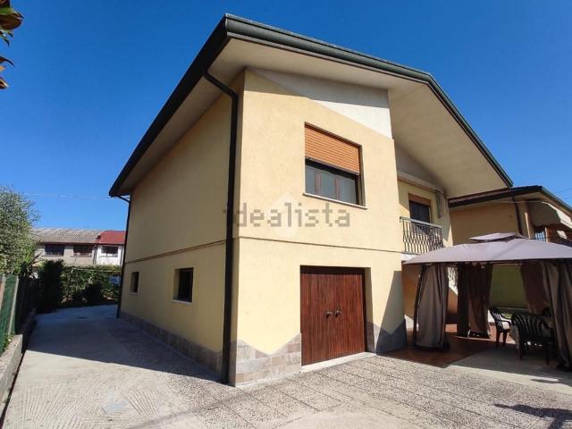 Case e ville in vendita di 130 m² in Via Roma, 7