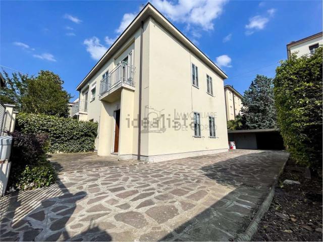 Case e ville in vendita di 130 m² in Via Francesco Guicciardini
