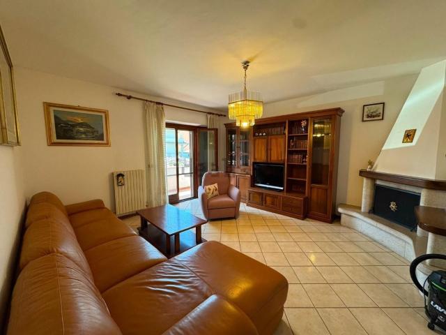 Case e ville in vendita di 130 m² in Via Livornese, 699