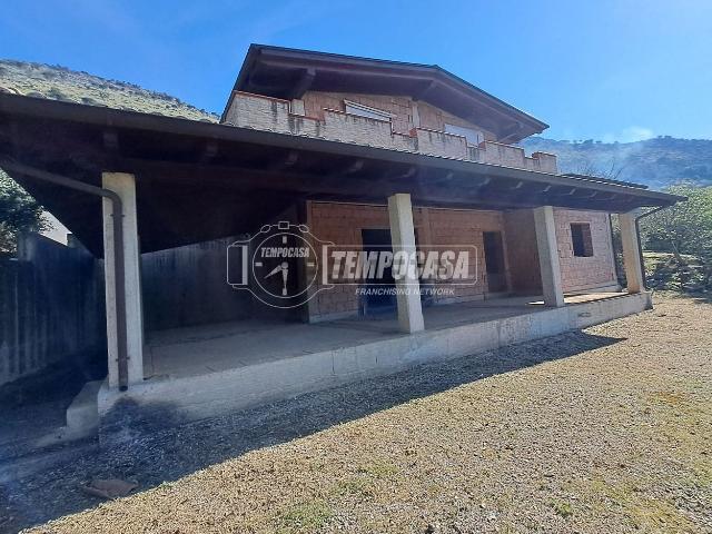 Case e ville in vendita di 130 m² in Via Sovareto