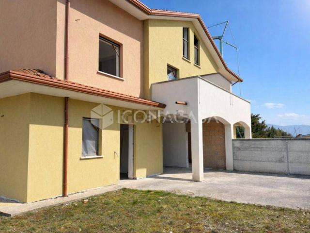 Case e ville in vendita di 130 m² in Via San Pietro