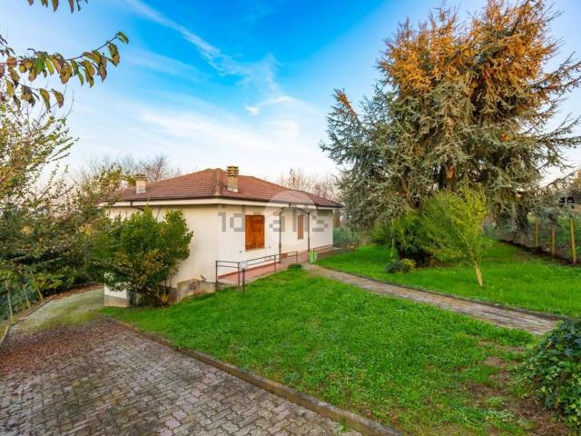 Case e ville in vendita di 130 m² in Via Scurzolengo, 22