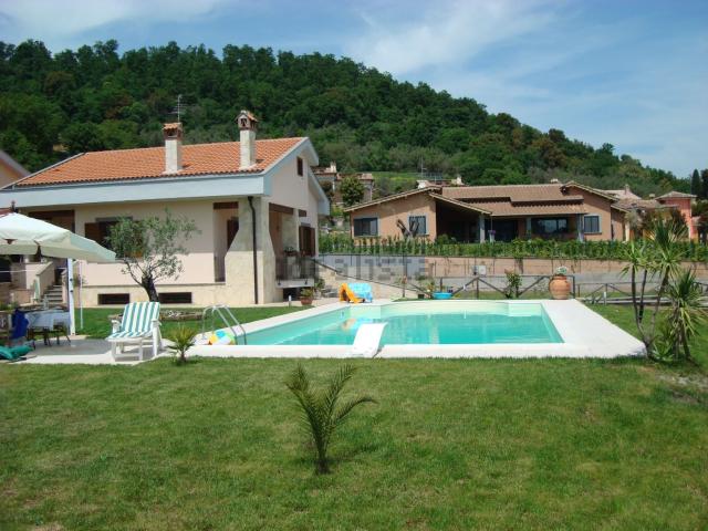 Case e ville in vendita di 130 m² in Via Ponte Vecchio