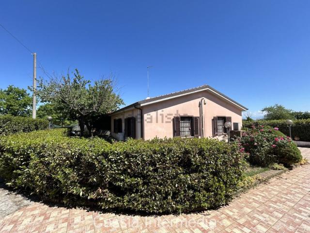 Case e ville in vendita di 130 m² in Via Passerella, 226