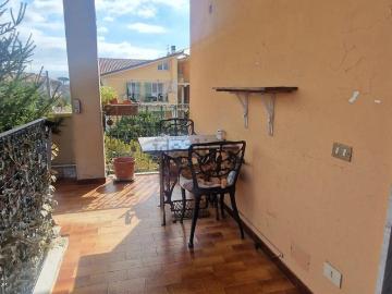 Case e ville in vendita di 130 m² in Via Pietrasanta