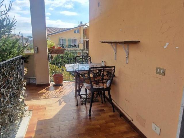 Case e ville in vendita di 130 m² in Via Pietrasanta