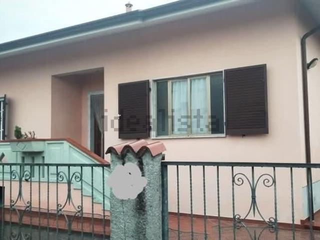 Case e ville in vendita di 130 m² in Via Romagnano