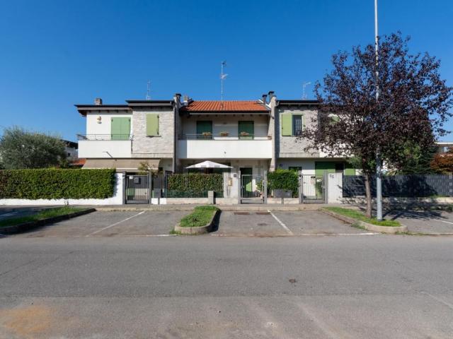 Case e ville in vendita di 130 m² in Via Wolfgang Amadeus Mozart, 63