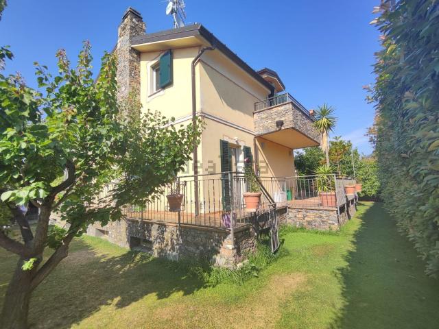 Case e ville in vendita di 130 m² in Via Teliorti