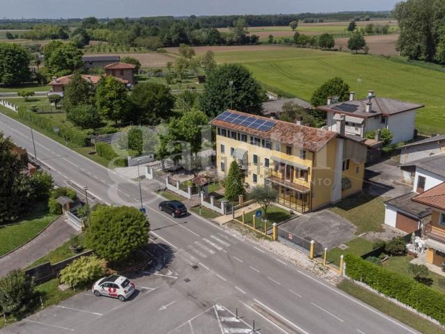 Case e ville in vendita di 130 m² in Viale Venezia, 20