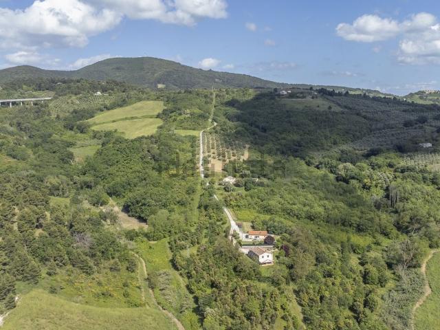 Case e ville in vendita di 130 m² in Frazione Poggio, 107
