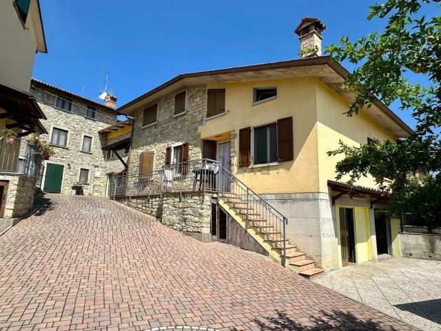 Case e ville in vendita di 130 m² in Piazza della Repubblica, 22