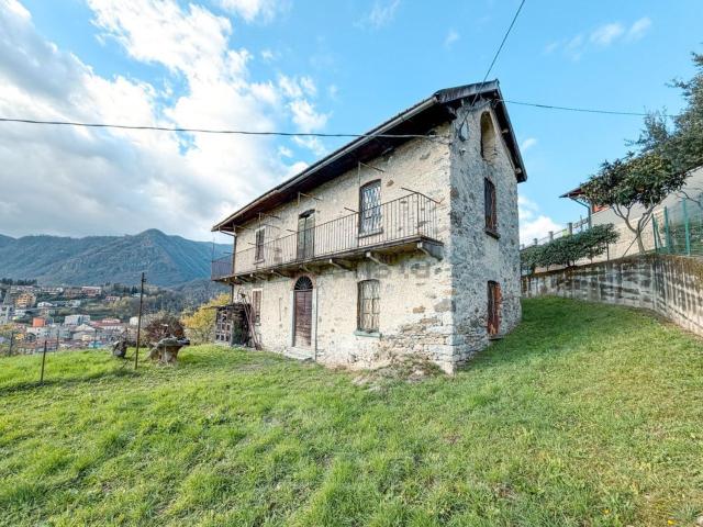 Case e ville in vendita di 130 m² in Salita Gerbegno, 1
