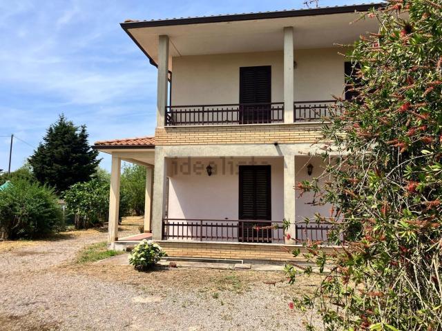 Case e ville in vendita di 130 m² in Strada Foce Verde