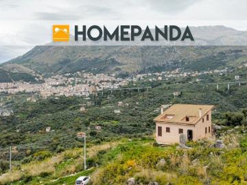 Case e ville in vendita di 130 m² in Strada Vicinale Manca Miccini