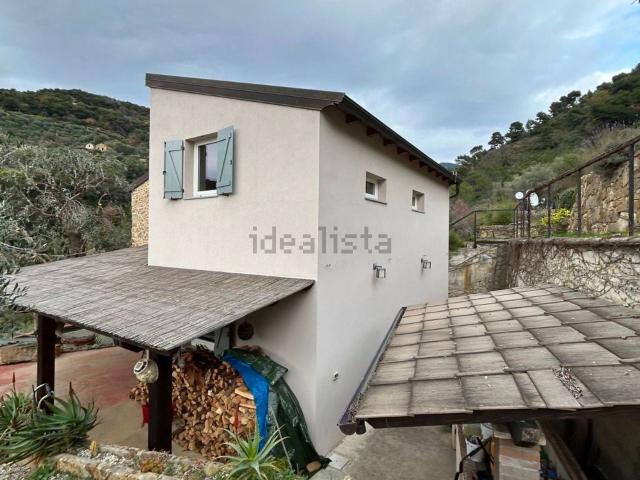 Case e ville in vendita di 131 m² in Via Crose