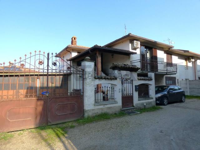 Case e ville in vendita di 131 m² in Via Enrico Fermi, 15