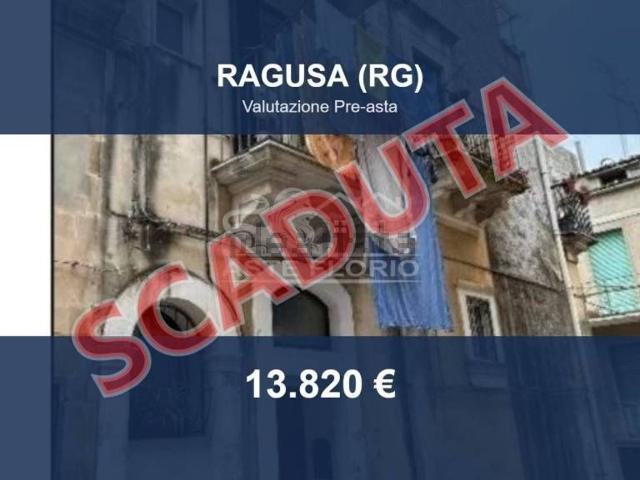 Case e ville in vendita di 131 m² in Via Milazzo, 74