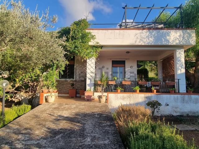 Case e ville in vendita di 132 m² in Via Giardinello, 6