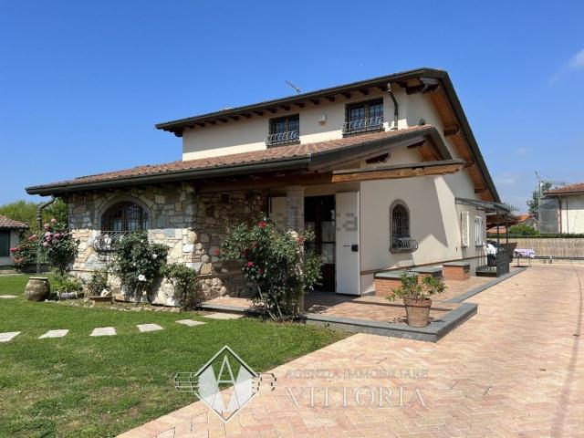 Case e ville in vendita di 133 m²
