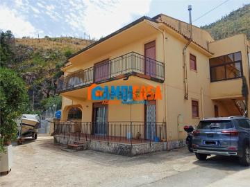 Case e ville in vendita di 133 m²