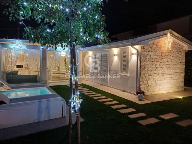 Case e ville in vendita di 133 m² in Via Cristoforo Colombo, 110