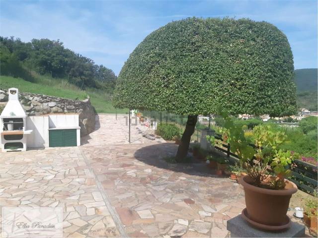 Case e ville in vendita di 133 m² in Via delle Case, 26