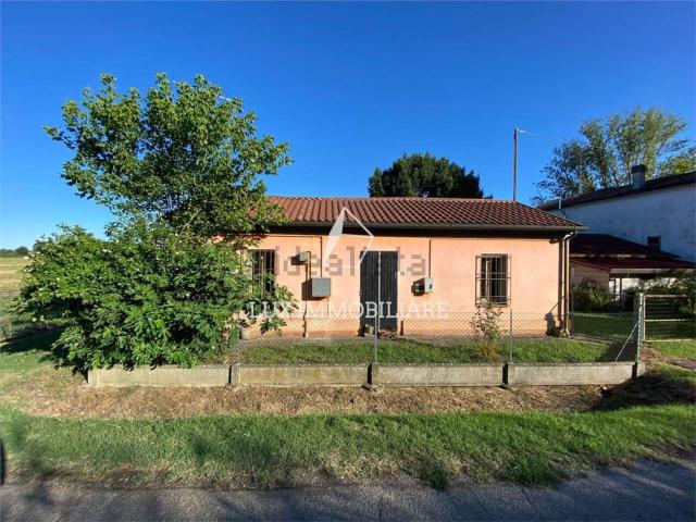 Case e ville in vendita di 133 m² in Via Rossetta Sottofiume, 8