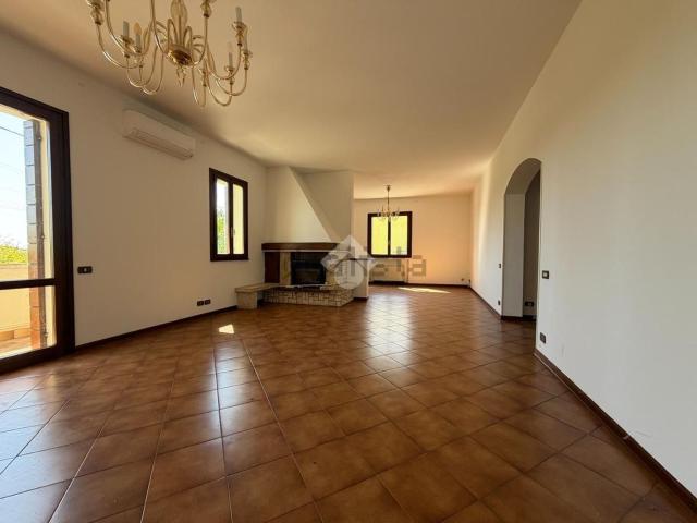 Case e ville in vendita di 133 m² in Via Villafranca, 6