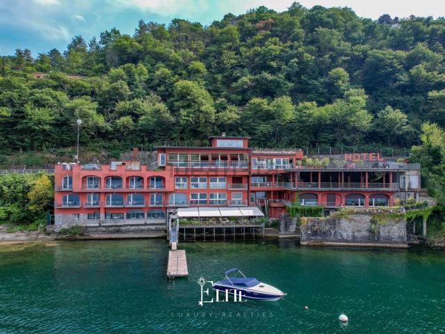 Case e ville in vendita di 1340 m² in Via Fortino, 40
