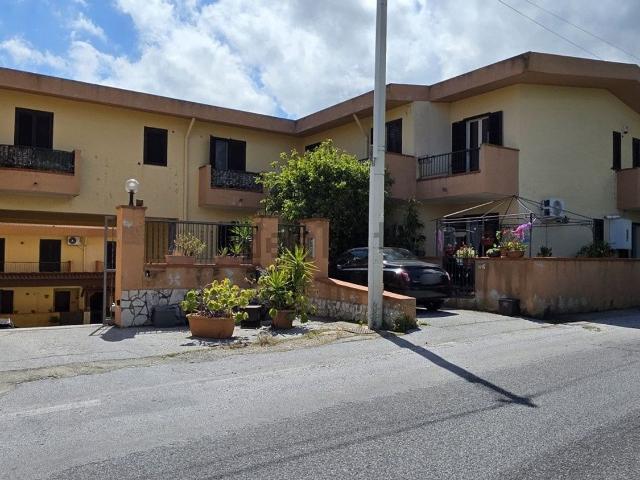 Case e ville in vendita di 134 m² in Via Pace Giammoro, 74