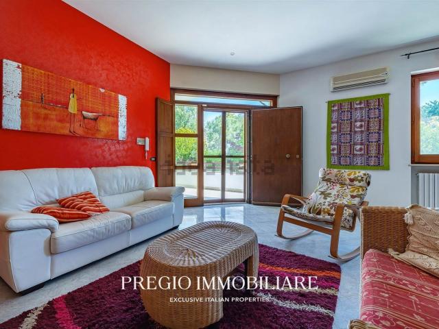 Case e ville in vendita di 134 m² in Viale delle Acacie