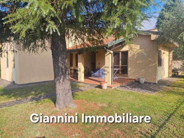 Case e ville in vendita di 135 m² in Via Catalani