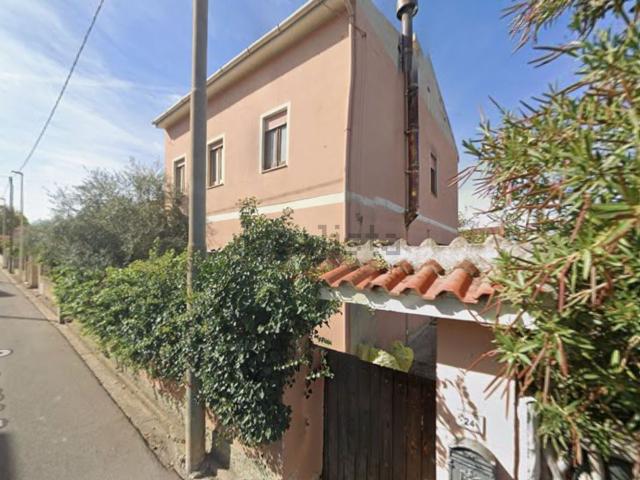 Case e ville in vendita di 135 m² in Via Cagliari, 24