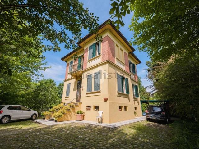 Case e ville in vendita di 135 m² in Via Angelo Masini, 33