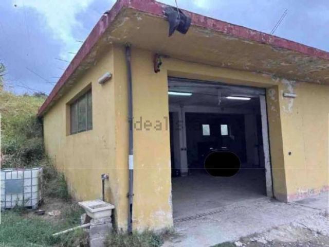 Case e ville in vendita di 135 m² in Via Adda, 28