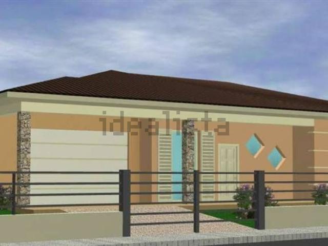 Case e ville in vendita di 135 m² in Via Artegna